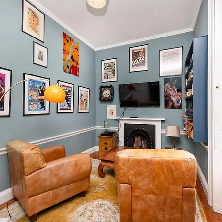 Luxury Family Flat In New Town