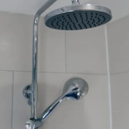 Snug 1 Bed In Edinburgh's Juniper