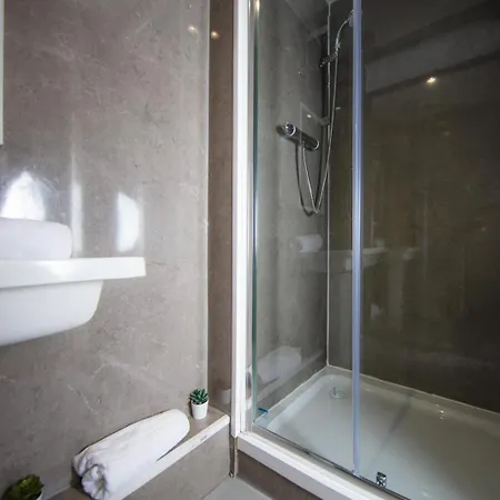 Cosy And Comfortable By Meadows *