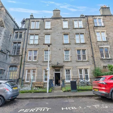 Charming View With Modern Comforts דירה אדינבורו