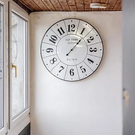 Percys Place Sleep 10, 15 Minute To Centre Free Parking Apartment *