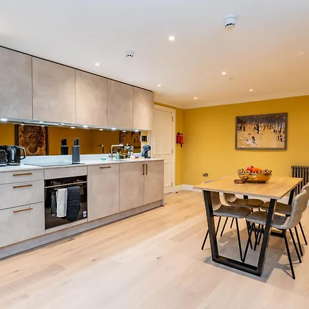 דירה Dragon Luxury At Rutland Square *