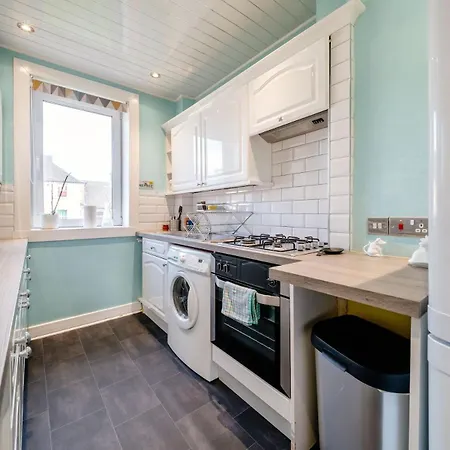 Bright Sleep 4 15 Minute Centre Free Parking Neaby