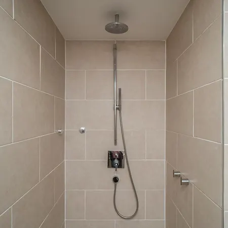 Georgian Elegance With Patio Garden West End - Pass The Keys אדינבורו