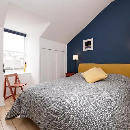 Chic 1-bedroom In New Town *