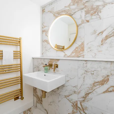 דירה Dragon Luxury At Rutland Square אדינבורו