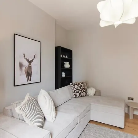 Cosy Stylish Flat - Pass The Keys דירה *