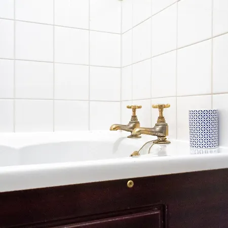 דירה Regal 2bd Georgian Flat In The Heart Of