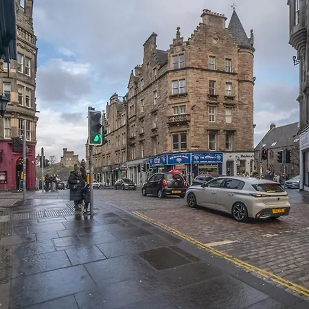 Charming 2-bed Flat Steps From The Royal Mile - Pass The Keys Апартаменты *