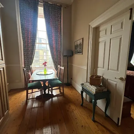 Regal 2bd Georgian Flat In The Heart Of Edinburgh