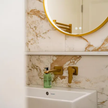 Dragon Luxury At Rutland Square