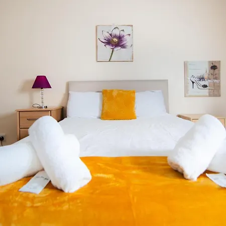 Stunning Old Town Retreat אדינבורו