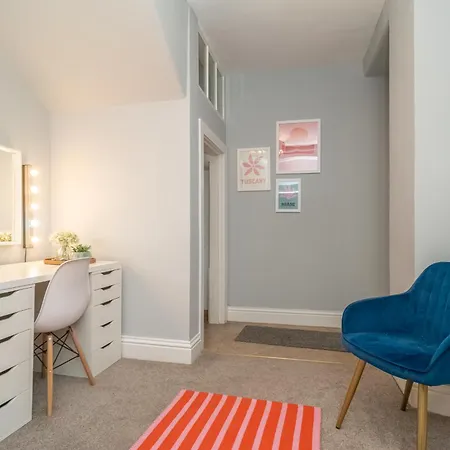 Georgian Elegance With Patio Garden West End - Pass The Keys Appartement