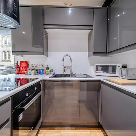 Milton's Place Sleeps 5, 10 Minutes Walk To Royal Mile