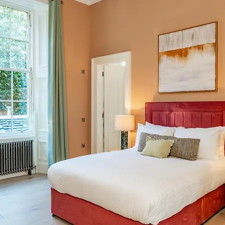 Апартаменты Dragon Luxury At Rutland Square