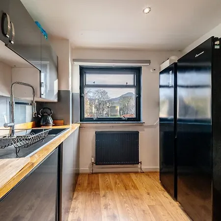 Lägenhet Bottom Of Royal Mile 7 Beds Sleeps 12 3 Bthrooms Edinburg