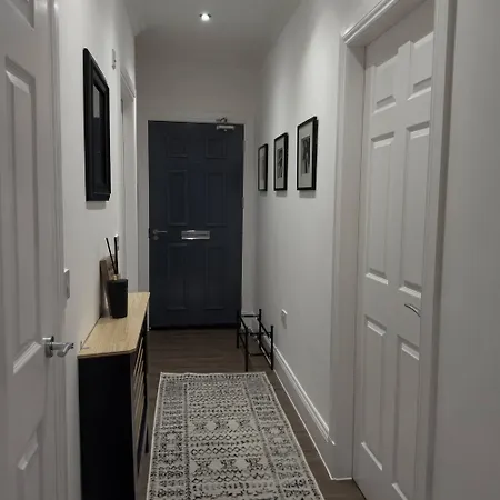 Cosy Modern On Leith Walk Apartment Edinburgh