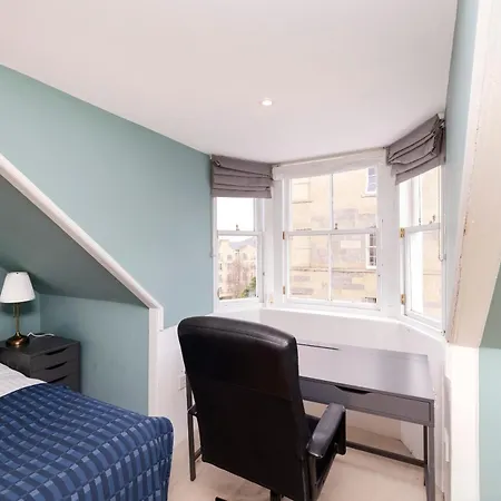 Luxury Family Flat In New Town *