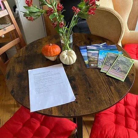 Charming Flat For Couples & Families