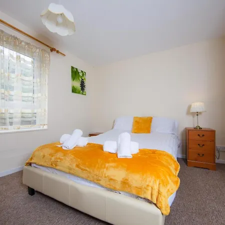 Cosy Arthurs Seat View 4 Bdrm Apartment Edinburgh