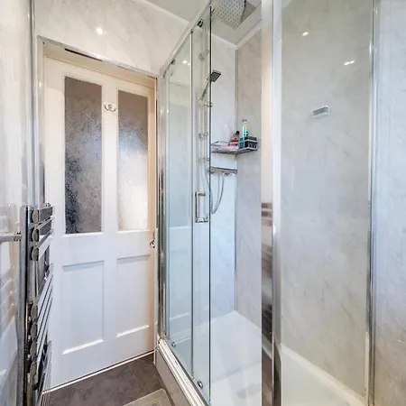 Bright Sleep 4 15 Minute Centre Free Parking Neaby דירה אדינבורו