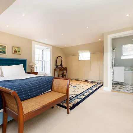 Luxury Family Flat In New Town Edinburgh