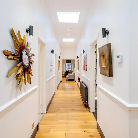 Percys Place Sleep 11, 15 Minute To Centre Free Parking אדינבורו