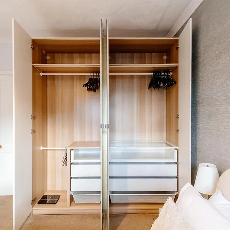 Bright Sleep 4 15 Minute Centre Free Parking Neaby *