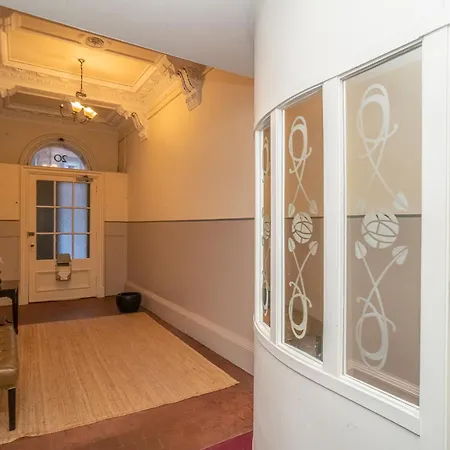 Georgian Elegance With Patio Garden West End - Pass The Keys Apartment