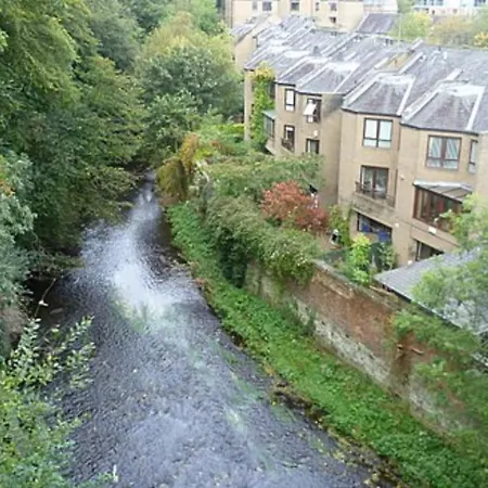 Apartmán Tranquil 2 Bed Flat, Free Parking, Near Murrayfield & Centre *