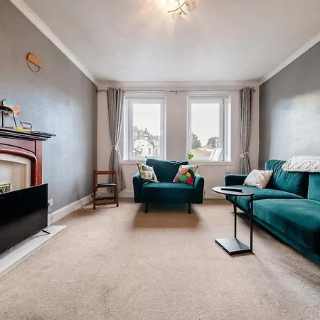 Bright Sleep 4 15 Minute Centre Free Parking Neaby