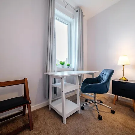 Bright Sleep 4 15 Minute Centre Free Parking Neaby *