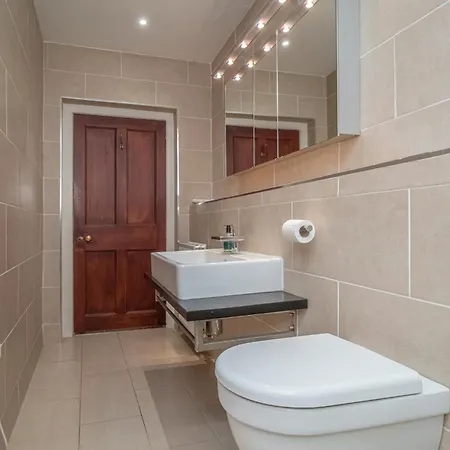 Georgian Elegance With Patio Garden West End - Pass The Keys * אדינבורו