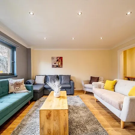 Bottom Of Royal Mile 7 Beds Sleeps 8 3 Bthrooms * Edinburgh