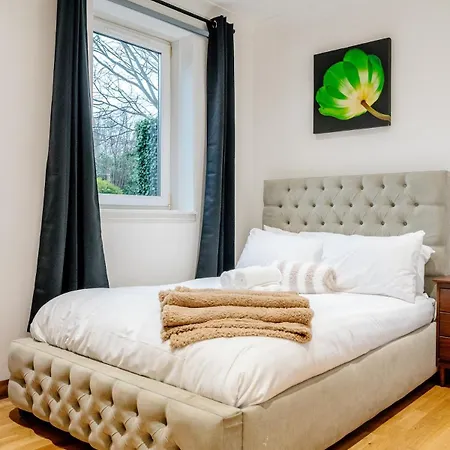 Milton's Place Sleeps 5, 10 Minutes Walk To Royal Mile * אדינבורו