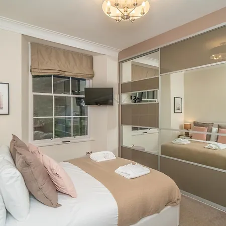 Georgian Elegance With Patio Garden West End - Pass The Keys אדינבורו