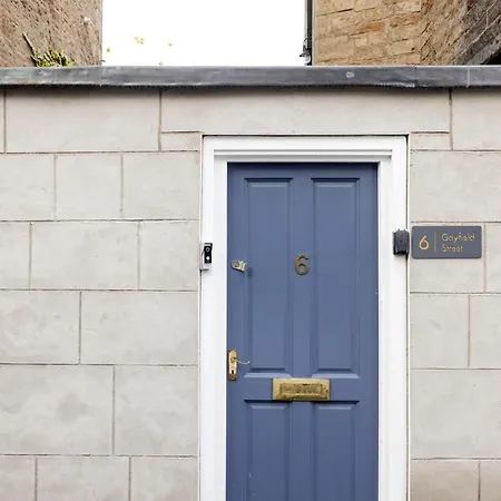 Luxury Family Flat In New Town *