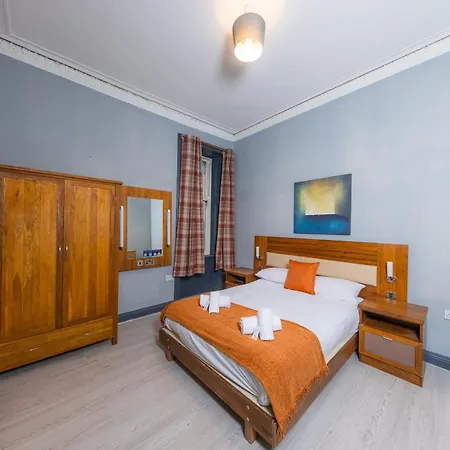 Lovely By Calton Hill 아파트 *