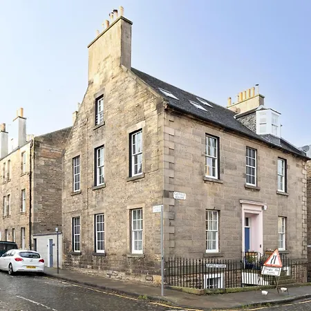 Luxury Family Flat In New Town דירה