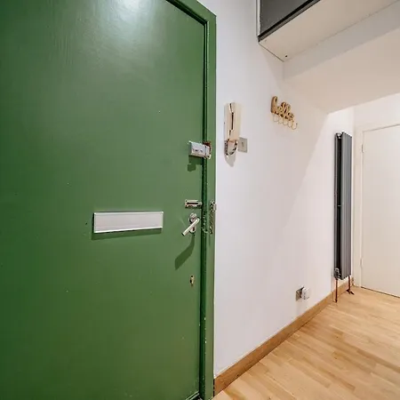 Milton's Place Sleeps 5, 10 Minutes Walk To Royal Mile אדינבורו