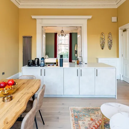 דירה Dragon Luxury At Rutland Square