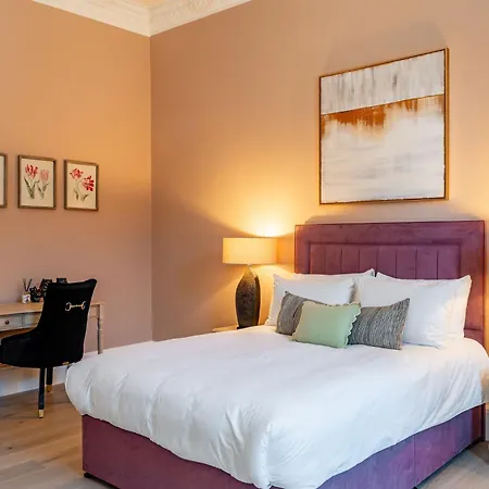 Dragon Luxury At Rutland Square * אדינבורו