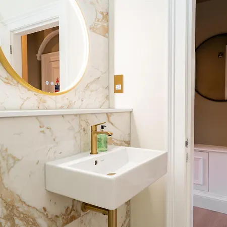 דירה Dragon Luxury At Rutland Square אדינבורו