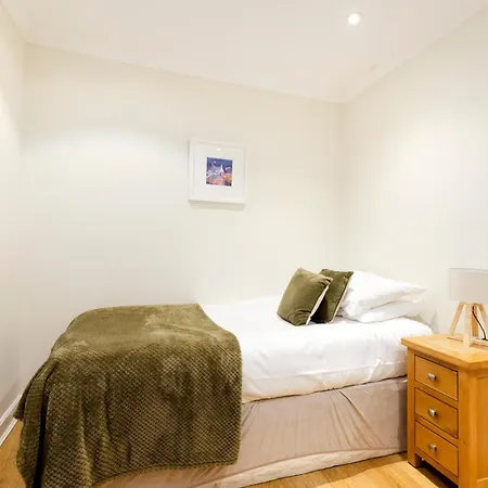 Joivy Lovely Flats In Centre Apartment Edinburgh