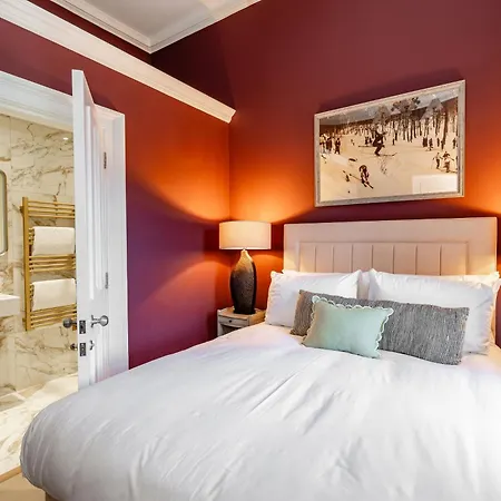 Апартаменты Dragon Luxury At Rutland Square *