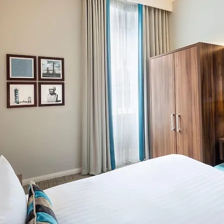 Courtyard By Marriott Ξενοδοχείο 4*