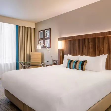 Ξενοδοχείο Courtyard By Marriott 4*