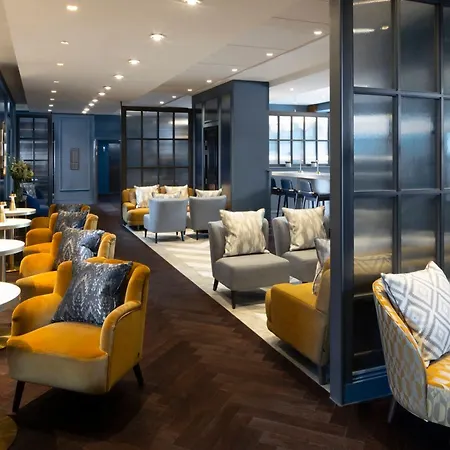 Courtyard By Marriott Ξενοδοχείο 4*