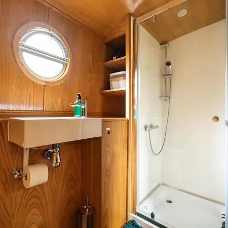 - Houseboats Edinburgh