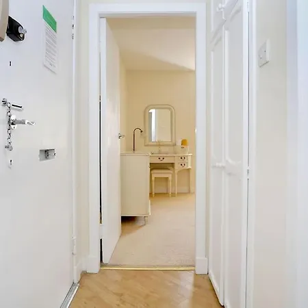 West Bow - Comfy 2 Bed On West Bow Overlooking Grassmarket